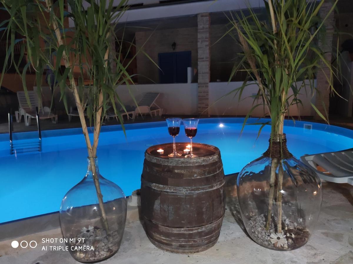 Vila Sentio Mare-Apartments Livaic Zeljko Pirovac Esterno foto