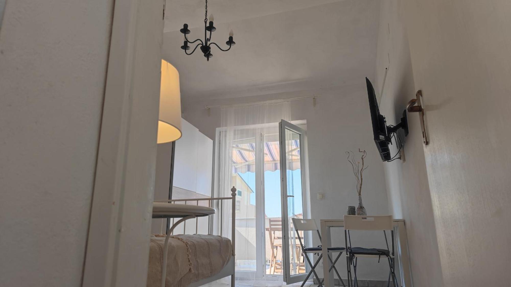 Vila Sentio Mare-Apartments Livaic Zeljko Pirovac Esterno foto