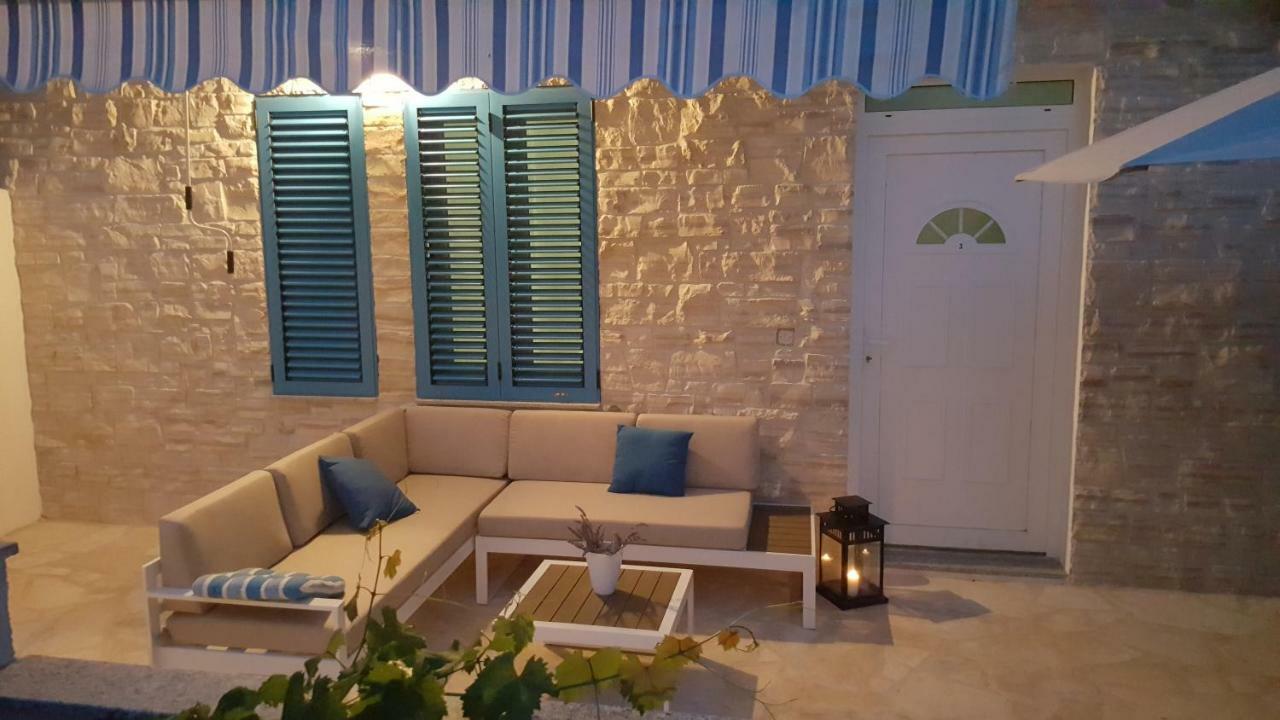 Vila Sentio Mare-Apartments Livaic Zeljko Pirovac Esterno foto